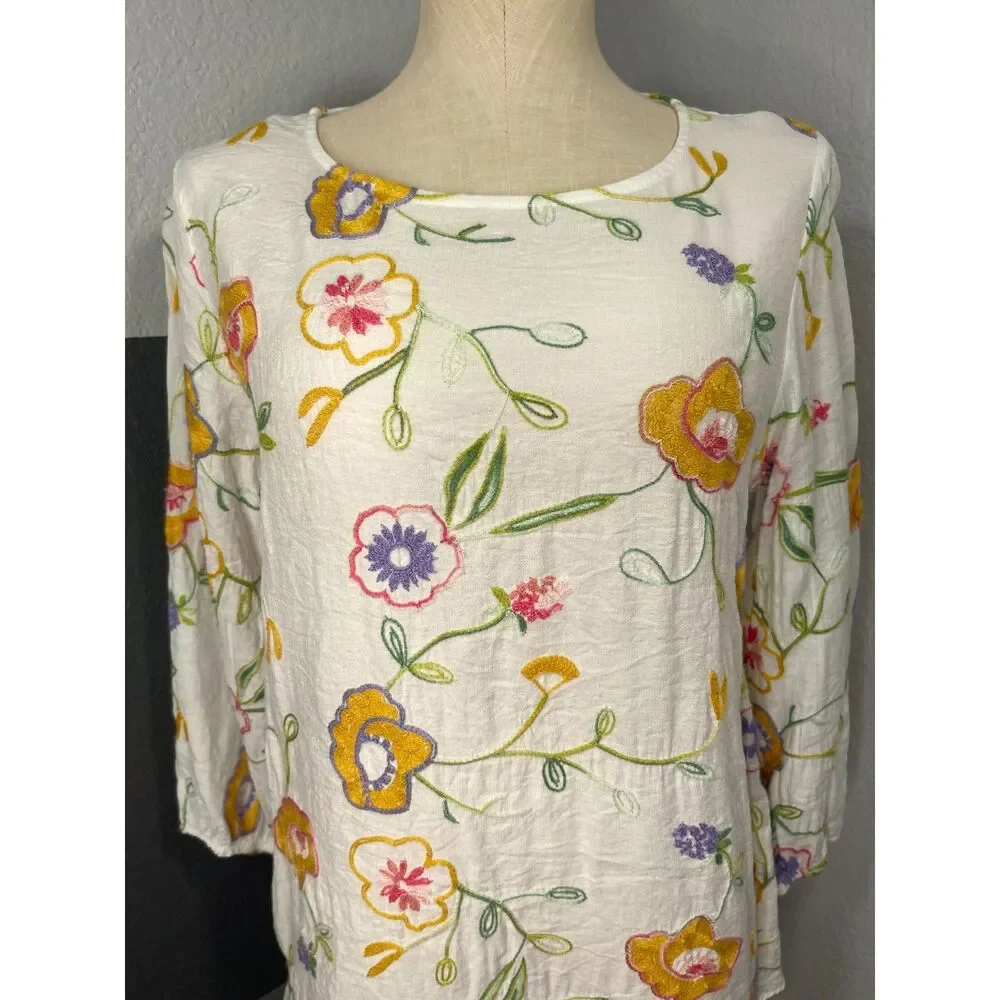Kindred Floral Embroidered Boho Blouse M White Sheer Peasant Top Resort Gauzy